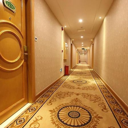 Vienna Classic Hotel Shenzhen Bantian Wuhe Avenue Buitenkant foto